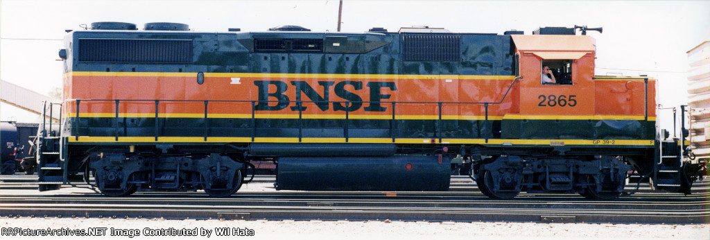 BNSF GP39-2 2865